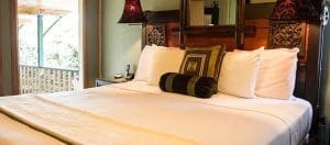 Standard Queen Bed - Kilauea Hotel
